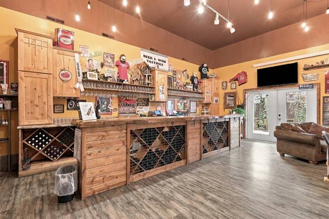 Bar with built-in wine storage