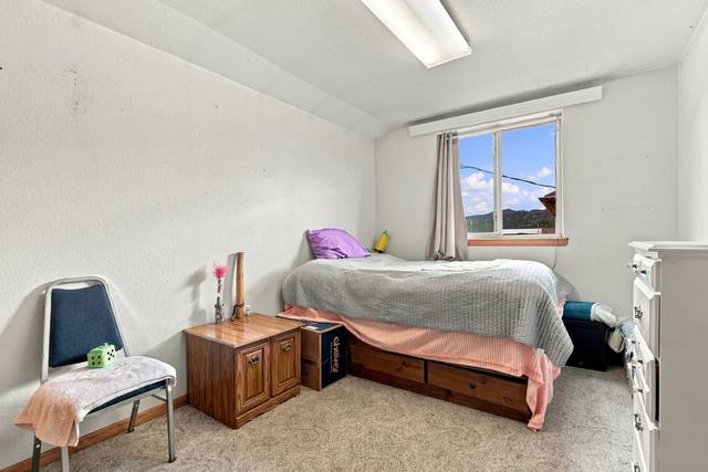 Apartment bedroom